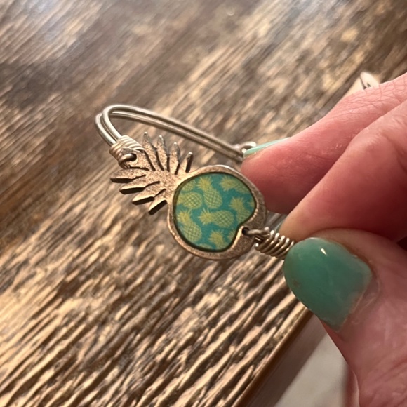 NEW Luca + Danni - PINEAPPLE bracelet, NWT - Picture 5 of 8
